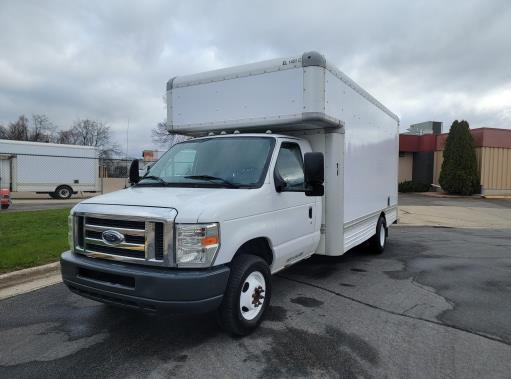 Used 2009 17 ' Box Truck for sale