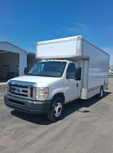 Used 2010 17 ' Box Truck for sale