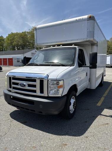 Used 2010 17 ' Box Truck for sale