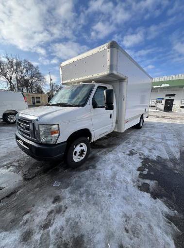 Used 2010 17 ' Box Truck for sale
