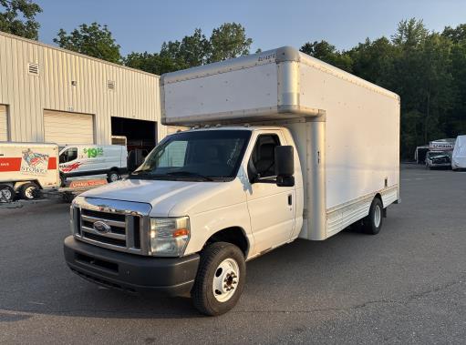 Used 2009 17 ' Box Truck for sale