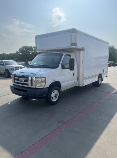 Used 2010 17 ' Box Truck for sale