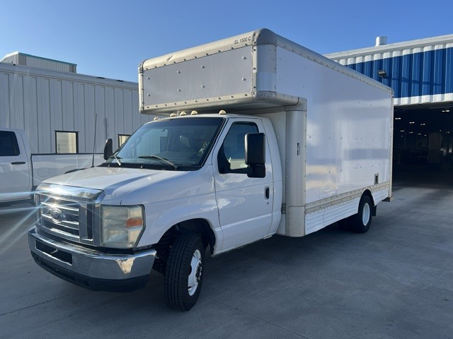Used 2009 17 ' Box Truck for sale