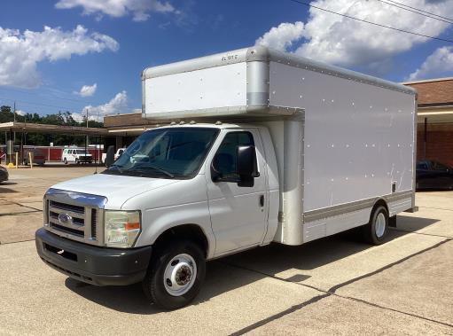Used 2009 17 ' Box Truck for sale