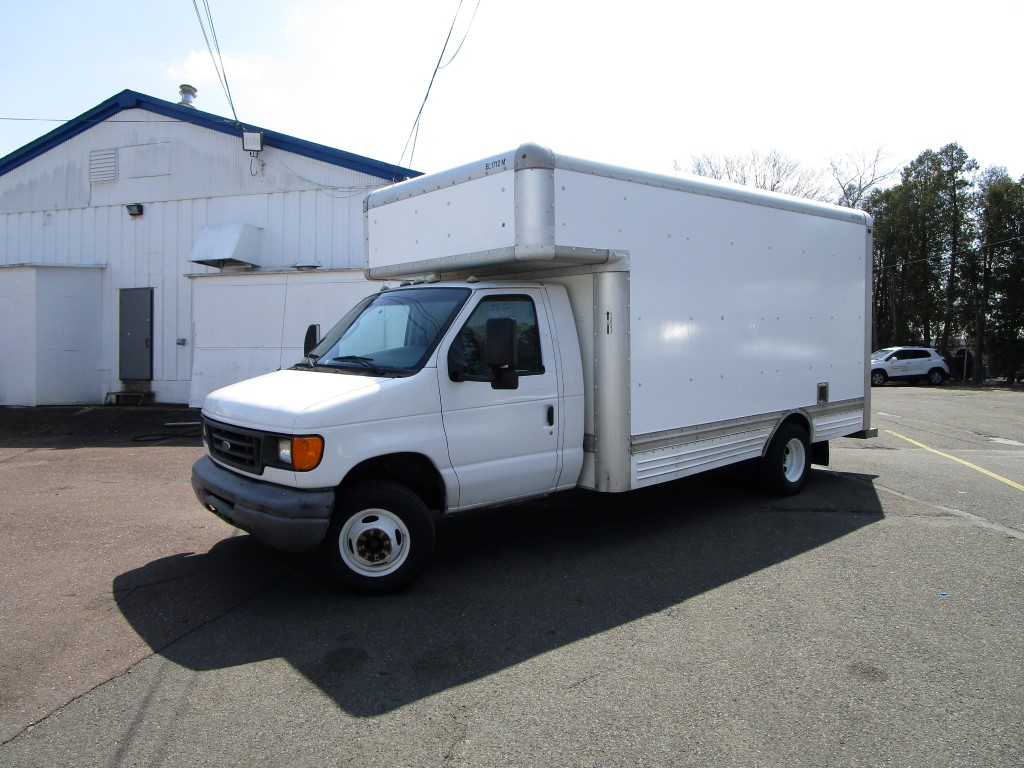 Used 2007 17 ' Box Truck for sale