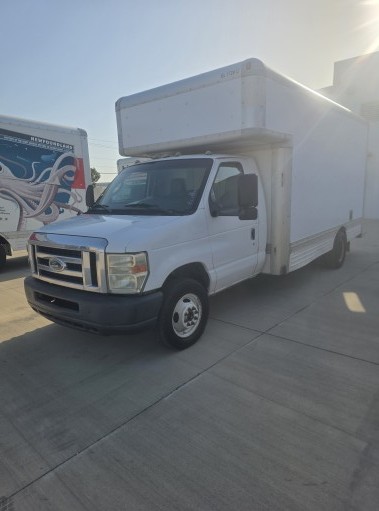 Used 2009 17 ' Box Truck for sale