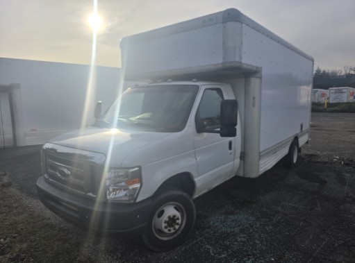 Used 2009 17 ' Box Truck for sale