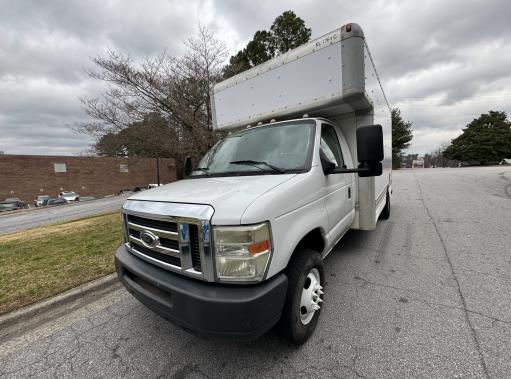 Used 2009 17 ' Box Truck for sale