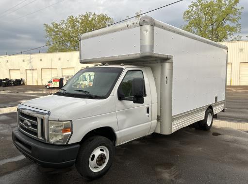 Used 2009 17 ' Box Truck for sale