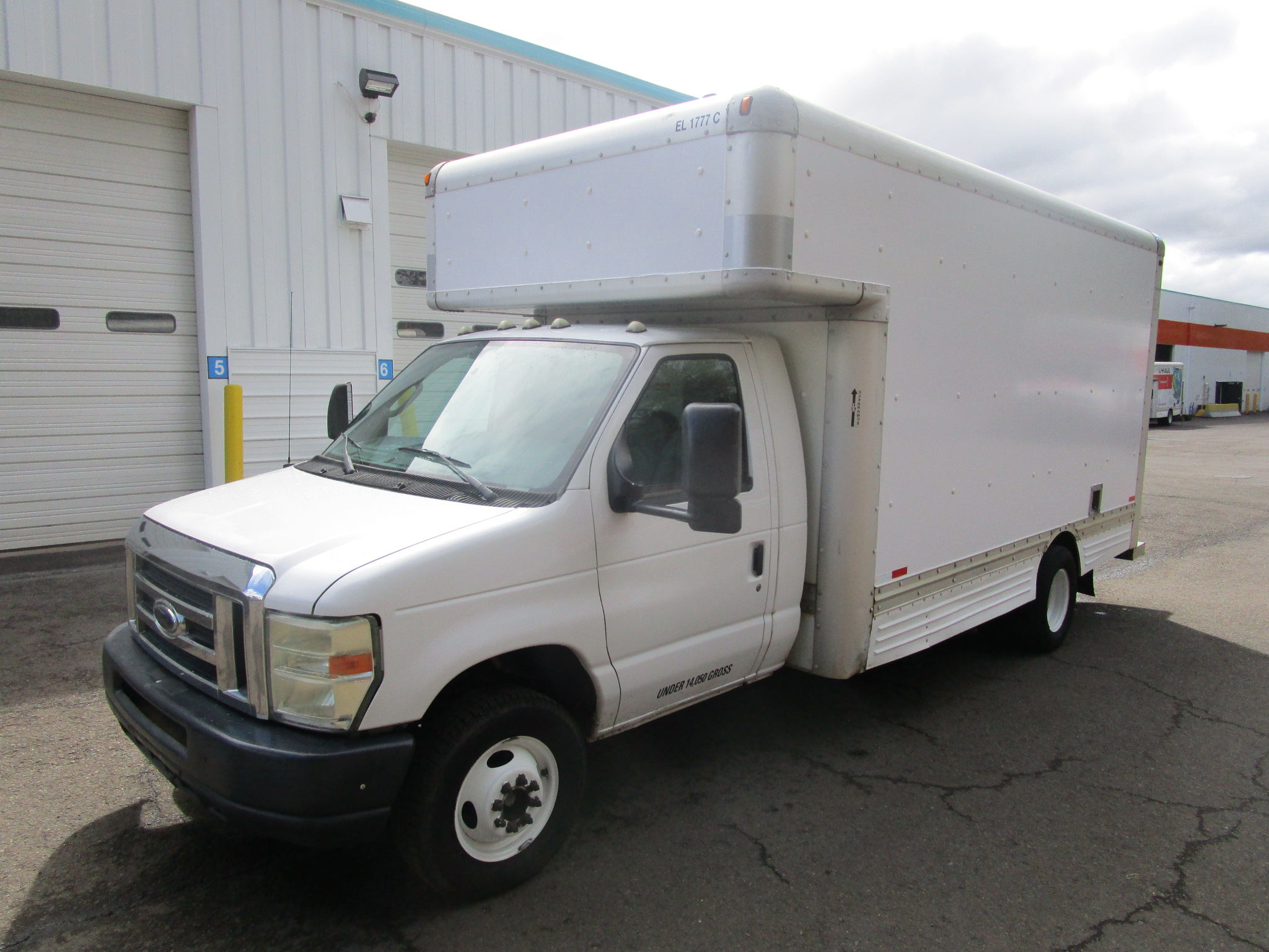 Used 2009 17 ' Box Truck for sale