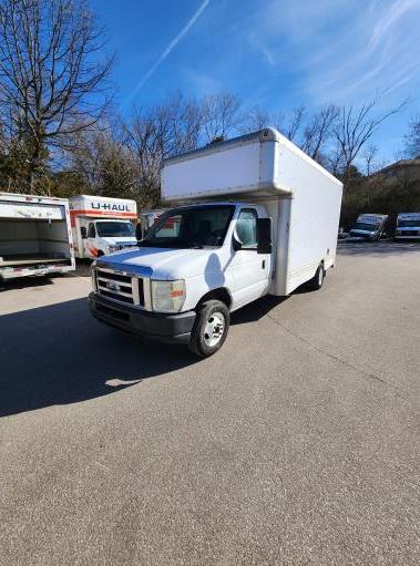 Camion usagé avec fourgon 2009 17 pi à vendre