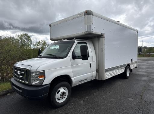 Used 2009 17 ' Box Truck for sale