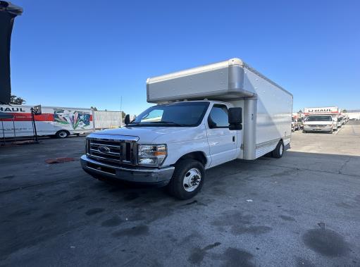 Camion usagé avec fourgon 2009 17 pi à vendre