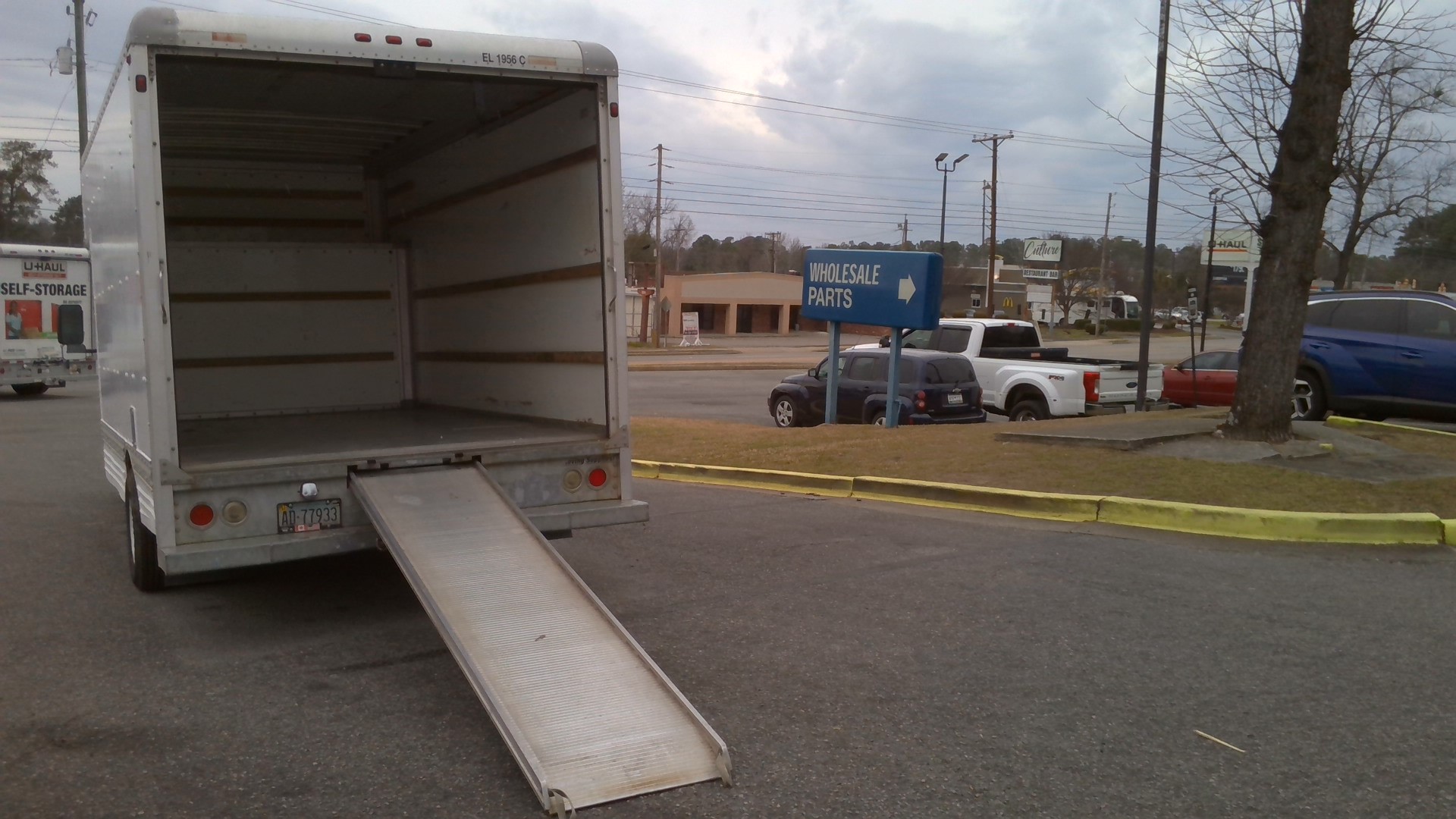 2009 17' Box Truck for Sale in Columbia, SC 29204 UHaul Truck Sales