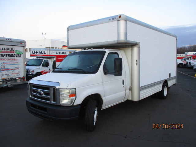 Camion usagé avec fourgon 2009 17 pi à vendre