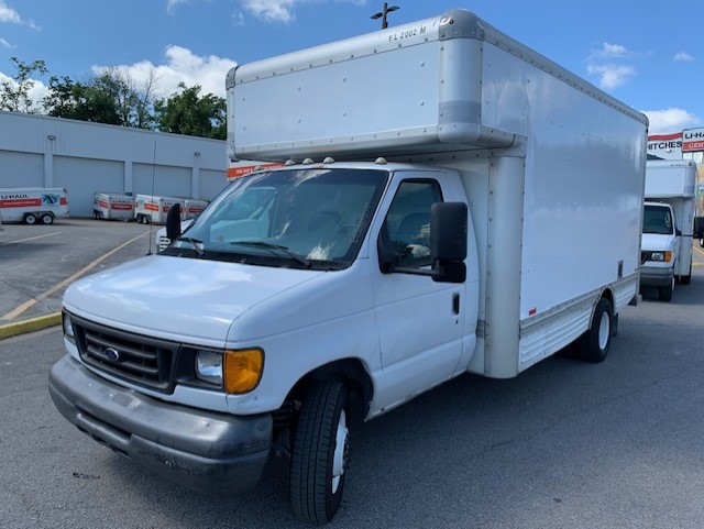 Used 2007 17 ' Box Truck for sale