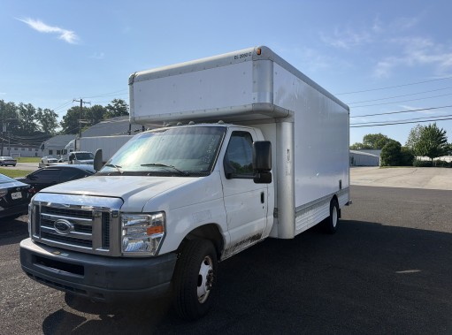 Used 2009 17 ' Box Truck for sale