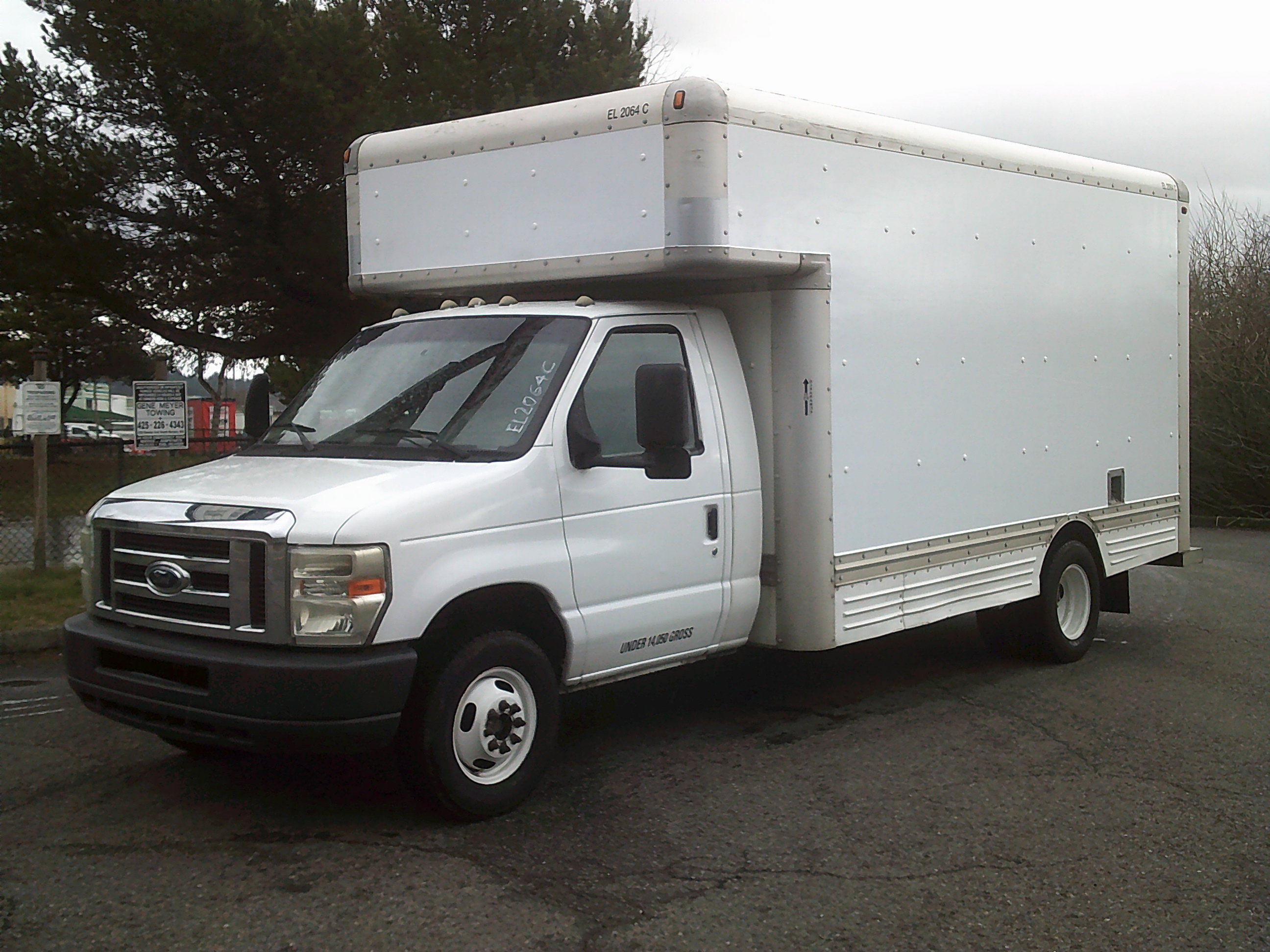 Used 2009 17 ' Box Truck for sale