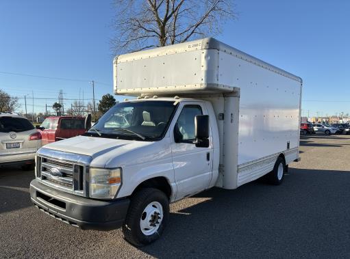 Camion usagé avec fourgon 2009 17 pi à vendre