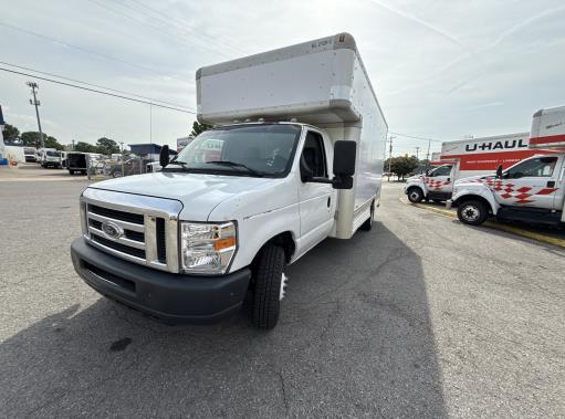 Camion usagé avec fourgon 2009 17 pi à vendre