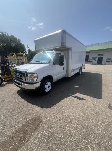 Used 2009 17 ' Box Truck for sale