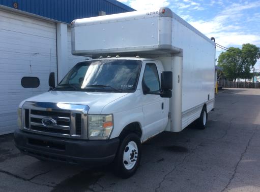 Used 2009 17 ' Box Truck for sale