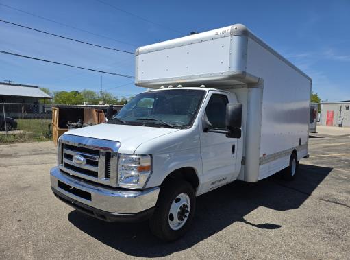 Used 2009 17 ' Box Truck for sale