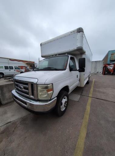 Used 2009 17 ' Box Truck for sale
