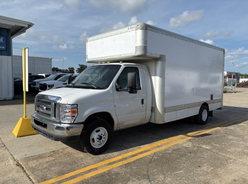 Used 2009 17 ' Box Truck for sale