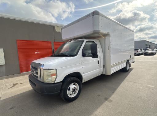 Used 2009 17 ' Box Truck for sale