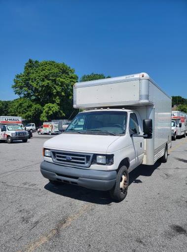 Used 2007 17 ' Box Truck for sale