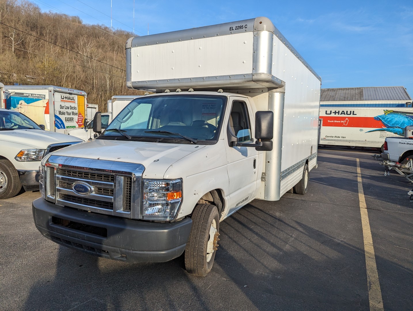 Camion usagé avec fourgon 2009 17 pi à vendre