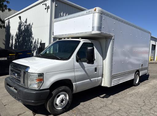 Used 2009 17 ' Box Truck for sale
