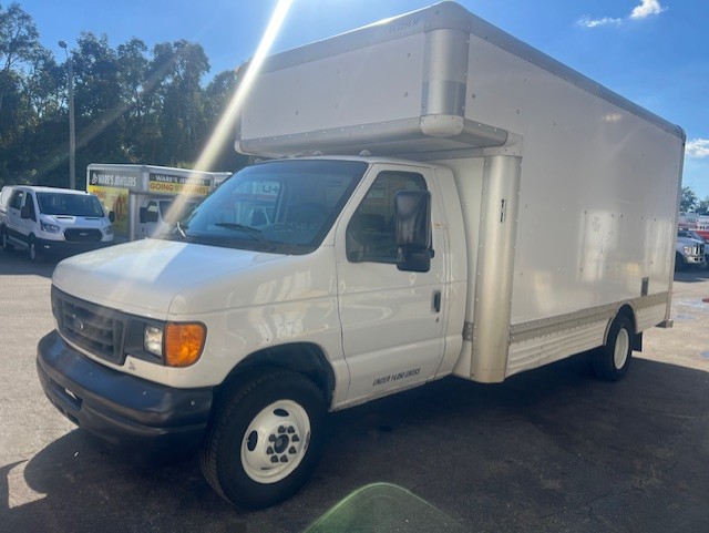Used 2007 17 ' Box Truck for sale