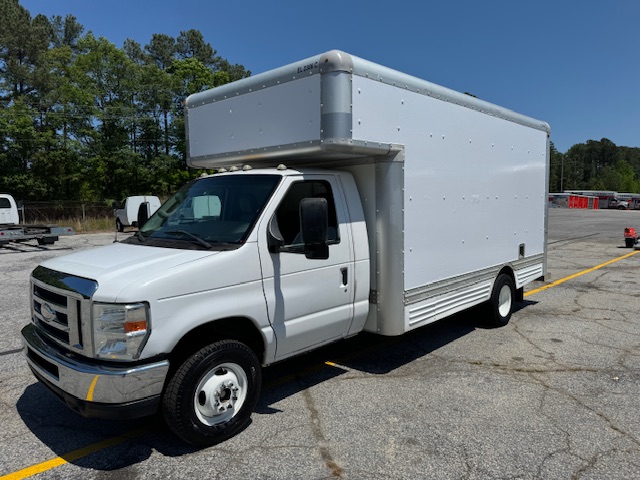 Used 2009 17 ' Box Truck for sale