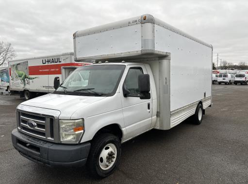 Camion usagé avec fourgon 2009 17 pi à vendre