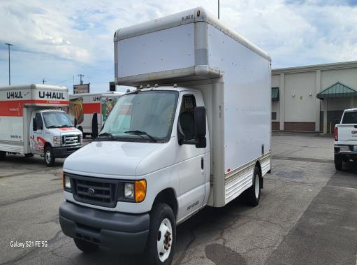 Used 2007 17 ' Box Truck for sale