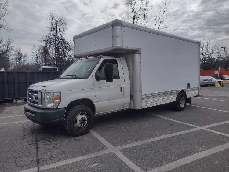Used 2009 17 ' Box Truck for sale