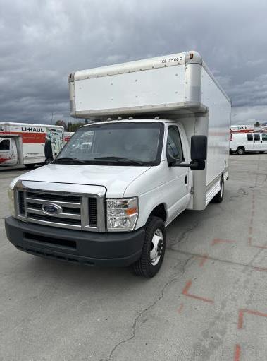 Camion usagé avec fourgon 2009 17 pi à vendre