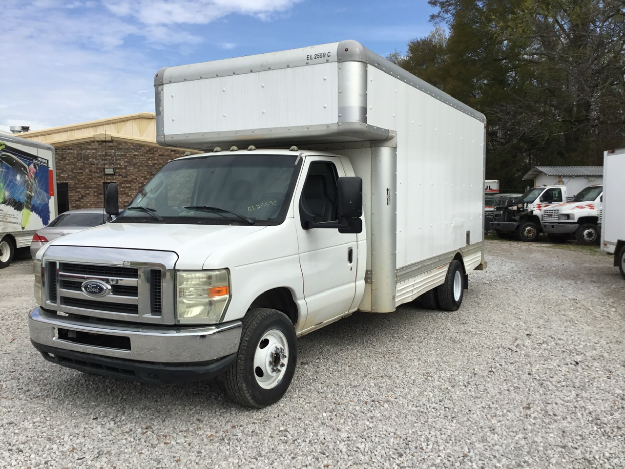 Used 2009 17 ' Box Truck for sale