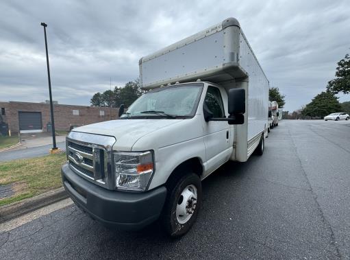 Used 2009 17 ' Box Truck for sale