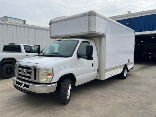 Used 2009 17 ' Box Truck for sale