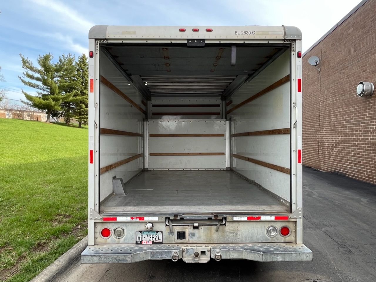 Camión con caja de 17 ft 2009 a la venta en Columbus, OH 43228 UHaul