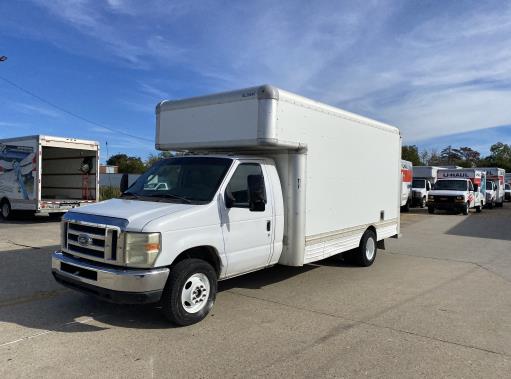 Camion usagé avec fourgon 2009 17 pi à vendre