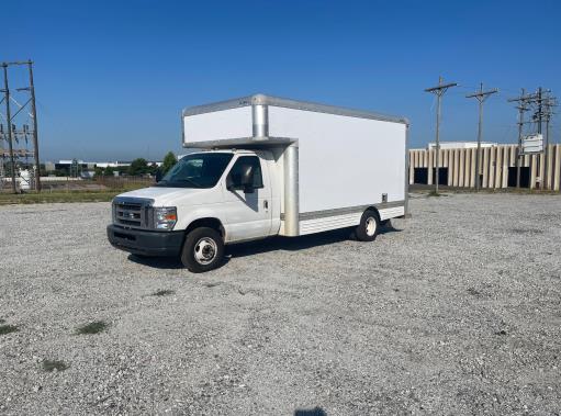 Used 2009 17 ' Box Truck for sale