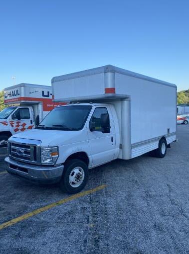 Camion usagé avec fourgon 2009 17 pi à vendre