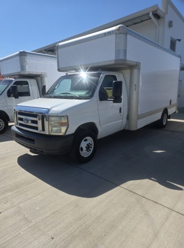 Used 2009 17 ' Box Truck for sale