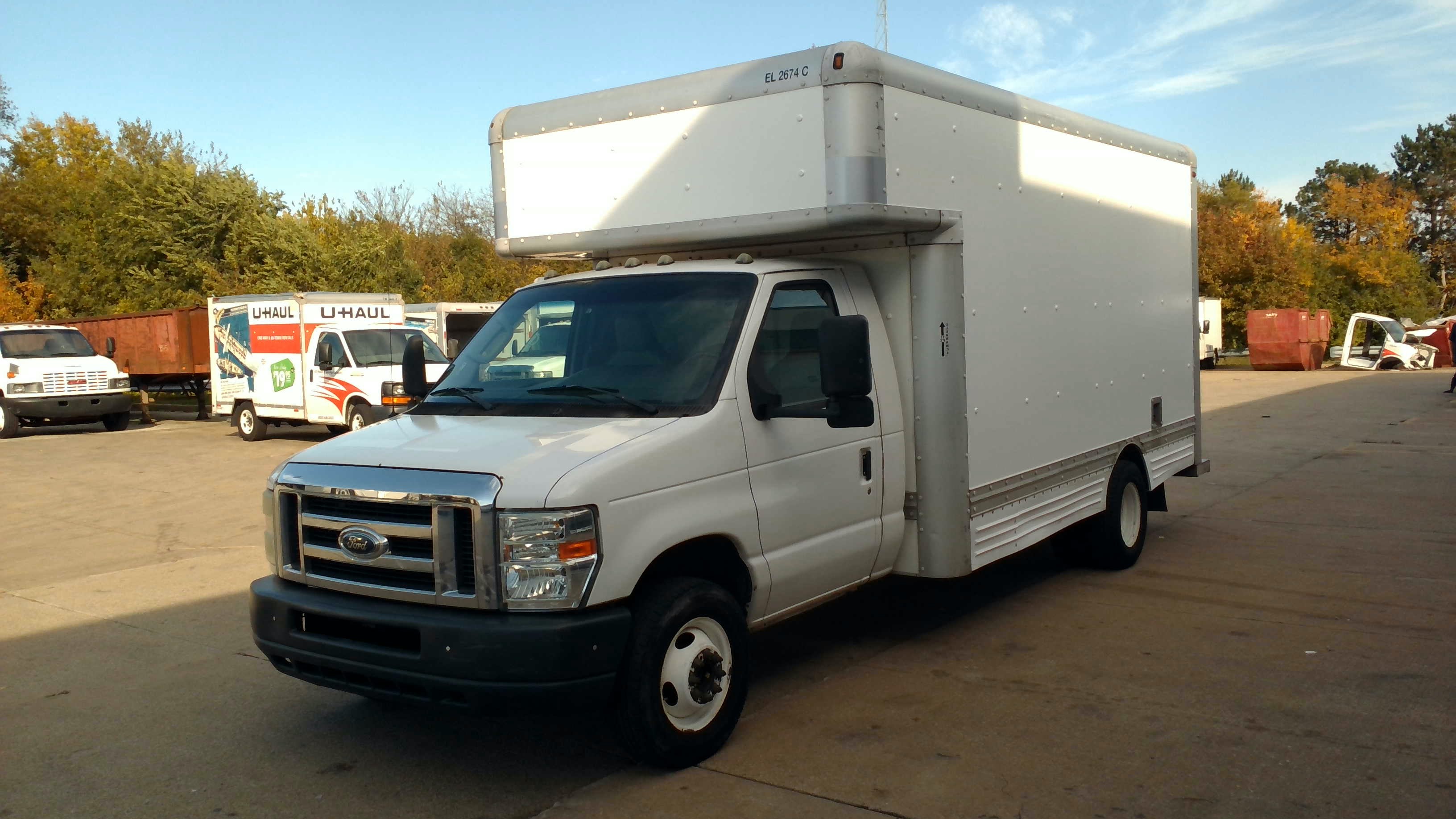 Camion usagé avec fourgon 2009 17 pi à vendre