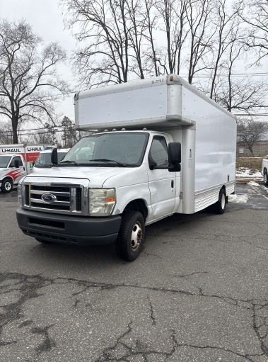 Used 2009 17 ' Box Truck for sale