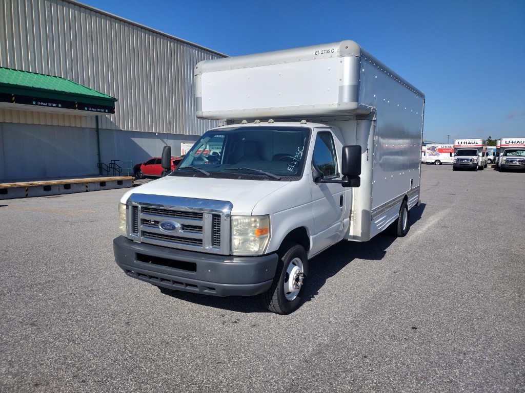 Camion usagé avec fourgon 2009 17 pi à vendre